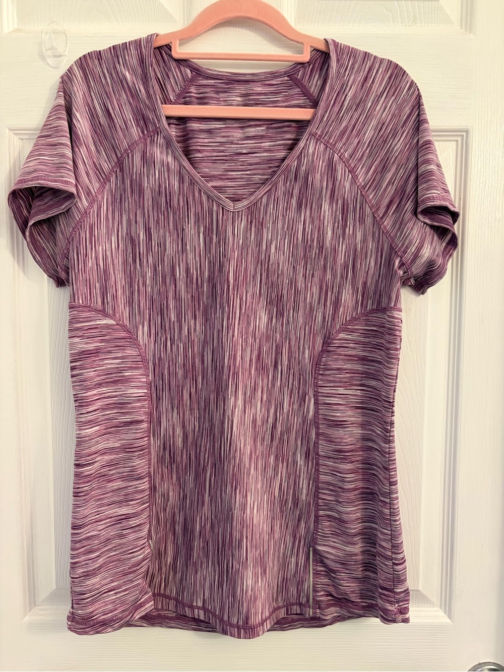 Women’s Short-Sleeve V-Neck Active Top in Heathered Mauve. Size large. $10